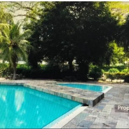 Bayu Emas Batu Ferringhi Penang Apartment Bagian luar foto